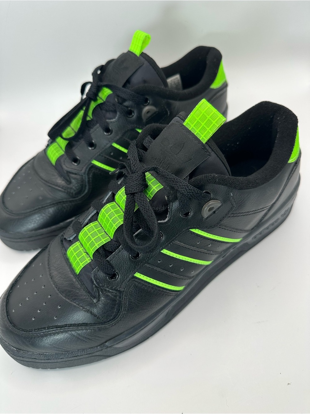 Adidas Rivalry Low Mens Size 11 Black Green Casual Shoes Daily Comfort
Sneakers
